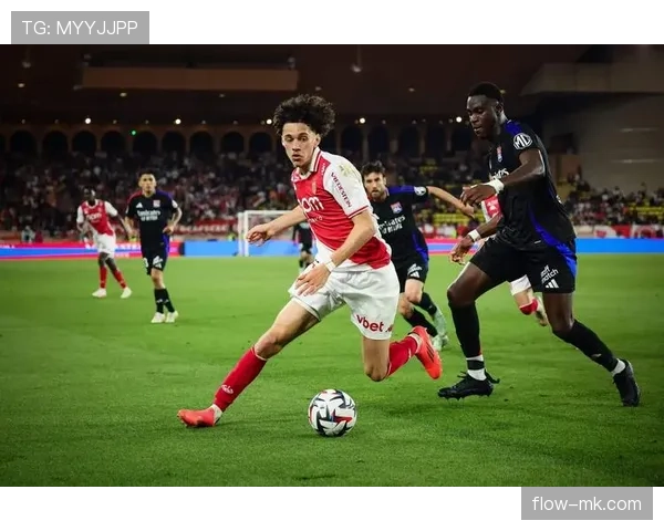 英超转会市场掀起抢人大战，新星球员状态回暖成争抢焦点