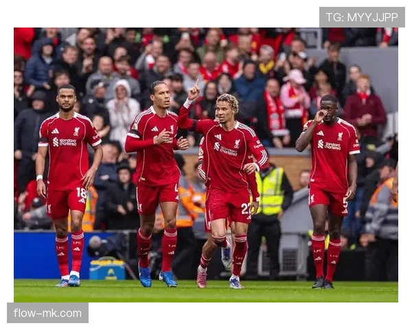 英超热门话题：争冠与保级形势胶着，多队表现稳健值得关注