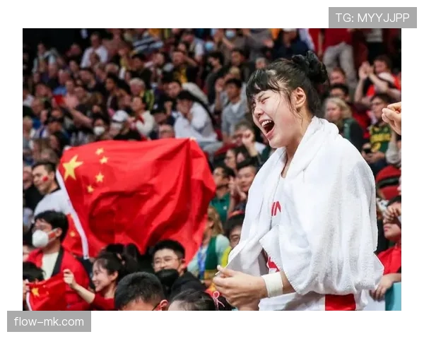 李月汝一出手，普通人瞬间怀疑人生这消费水平也太飒了吧！